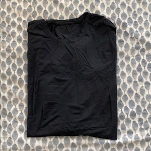 Long sleeve athletic lululemon shirt (black)